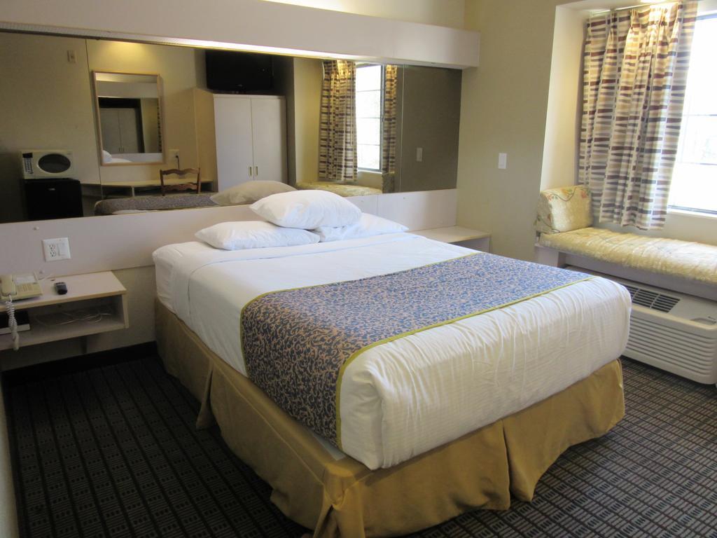 Travelodge By Wyndham Arlington/Dallas Area Kültér fotó