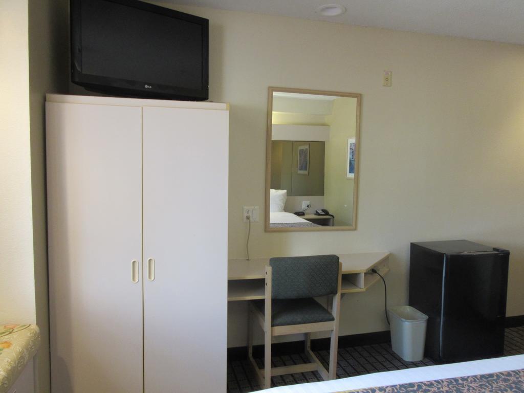 Travelodge By Wyndham Arlington/Dallas Area Kültér fotó