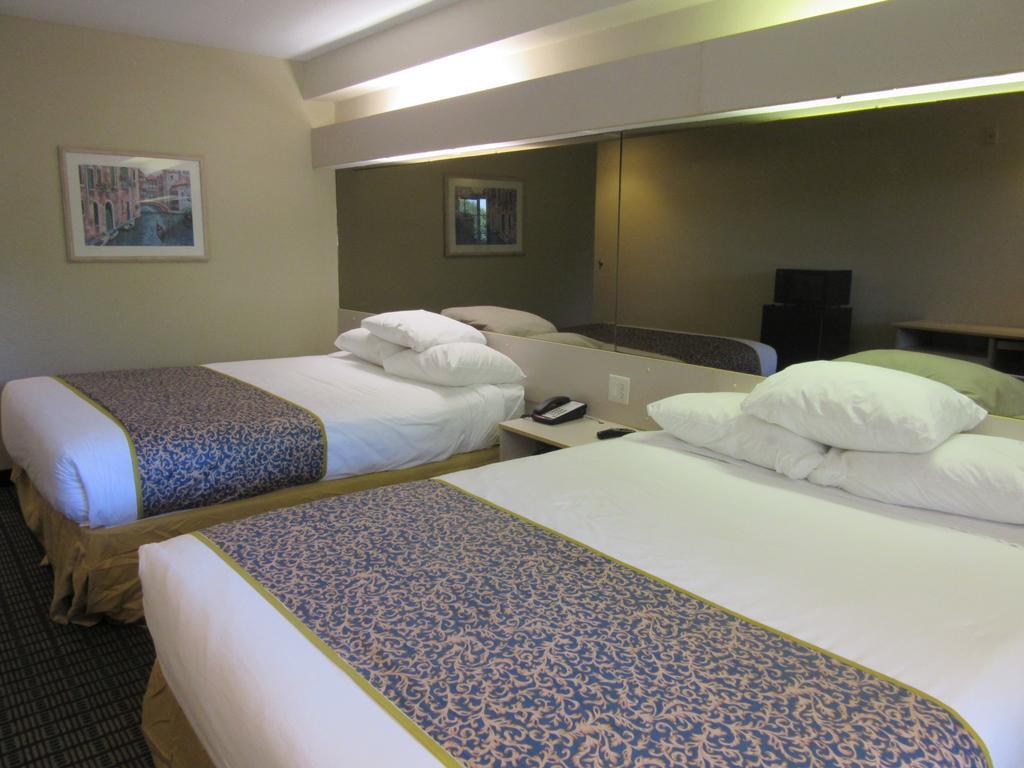 Travelodge By Wyndham Arlington/Dallas Area Kültér fotó